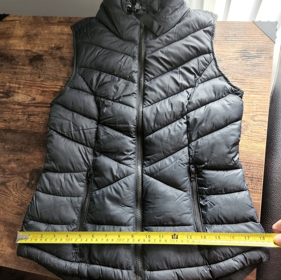 Black vest - Picture 10 of 10